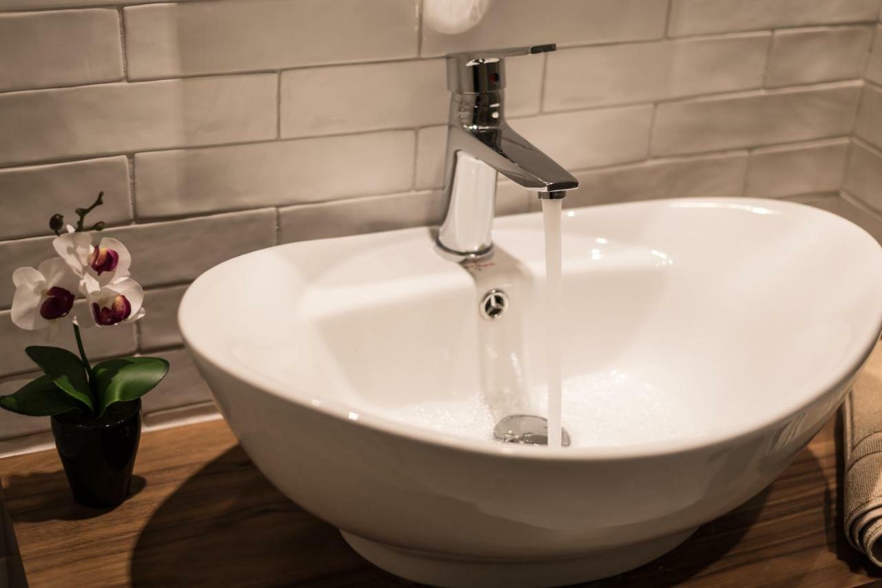 Jetties & Moorings Central Apt Apartment Кавала Екстериор снимка